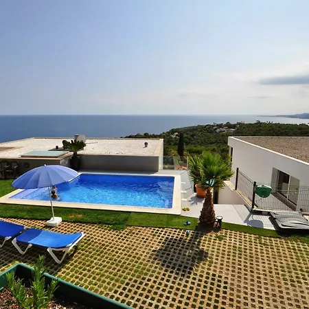 Town House Trull Lloretholiday فيلة يوريت دي مار